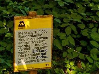 Kampf um Häuser in Gefahr