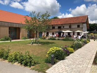 Langquaid, Interessengemeinschaft Bauernhaus, Ferienwohnung, Hofcafe