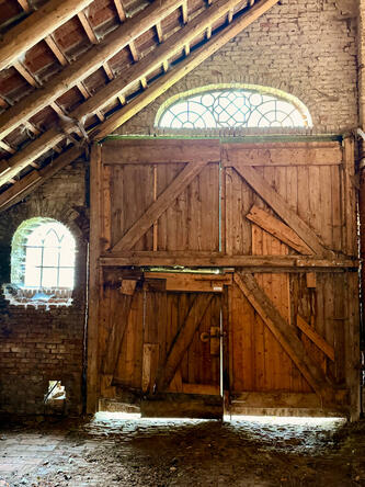 Scheunentor mit Oberlicht © Julia Ricker, Interessengemeinschaft Bauernhaus