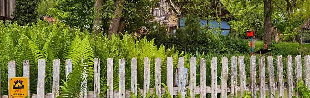 Emailleschild am Haus einer IgB-Kontaktstelle © Interessengemeinschaft Bauernhaus