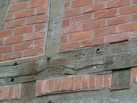 Fachwerk - Schadensbild defekter Rähm im Außenbereich