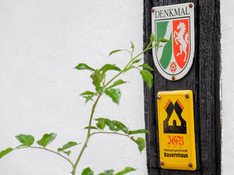 Bauten mit und ohne Denkmalschutz