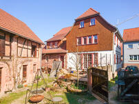 Rückansicht heute: Lärchenschindeln und zusätzliche Schleppgaube ©Interessengemeinschaft Bauernhaus, Giegerich